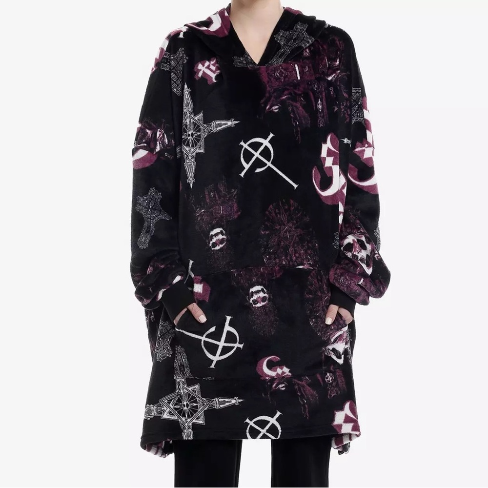 Ghost Icons Fuzzy Oversized Hoodie Hot Topic Papa Emeritus Nameless Ghoul